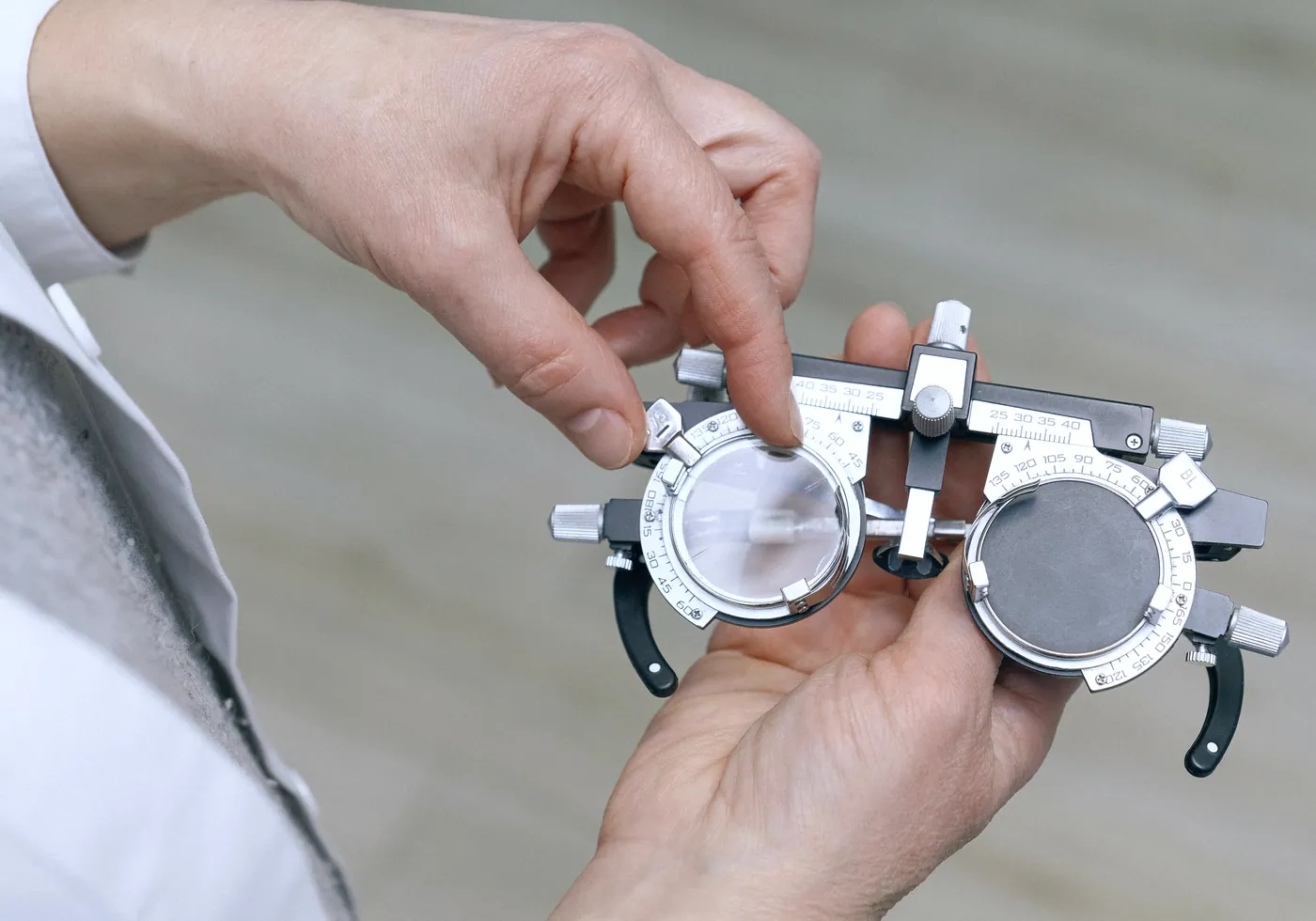 Montura de refracción y caja de pruebas del optometrista de Masterpiece Lenses